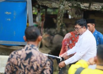 Musim Kemarau Jadi Momok, Bantuan Air Bersih Ivan Wirata Ringankan Warga Talang Belido